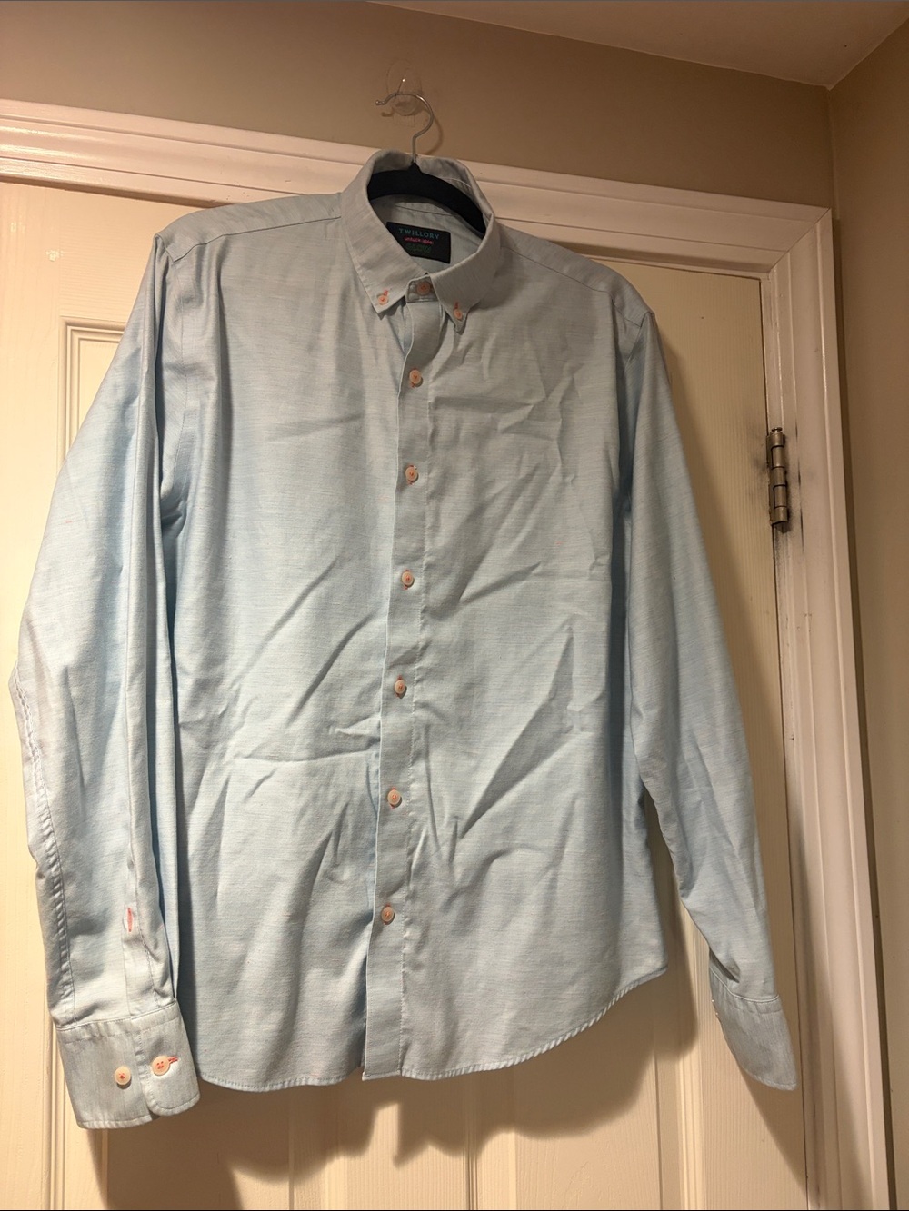 Men's "Untuck(able) Glow" Button-Down Dress Shirt in light blue
